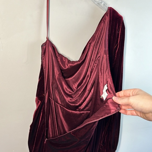 Revelry One-Shoulder Burgundy Maxi Dress - Picture 9 of 10